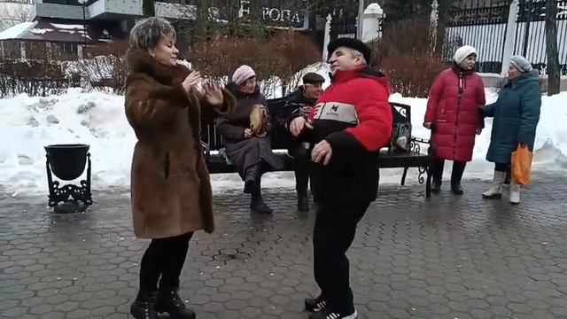 17.12.2023. Танцы под гармонь.Гомель, парк. смотреть онлайн