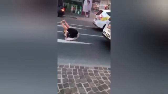 Случаи Мгновенного Сожаления Сняты На Камеру смотреть онлайн