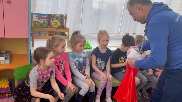 Встреча с детьми детского сада «Маленькая страна» Ломоносовского района смотреть онлайн