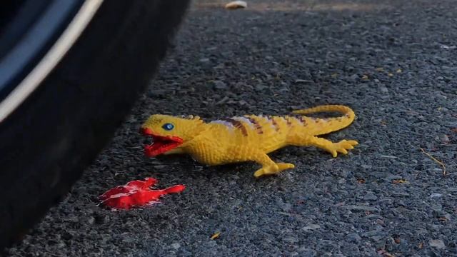 Crushing Crunchy & Soft Things by Car! - EXPERIMENT: HALLOWEEN PUMPKINS vs CAR vs FOOD смотреть онлайн