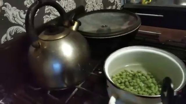 КАК ПРИГОТОВИТЬ ЗАМОРОЖЕННЫЙ ЗЕЛЁНЫЙ ГОРОШЕК В САЛАТЫ, ВИНЕГРЕТ. смотреть онлайн