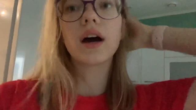 ПЕРЕЕХАЛА ОТ РОДИТЕЛЕЙ В 15 ЛЕТ смотреть онлайн