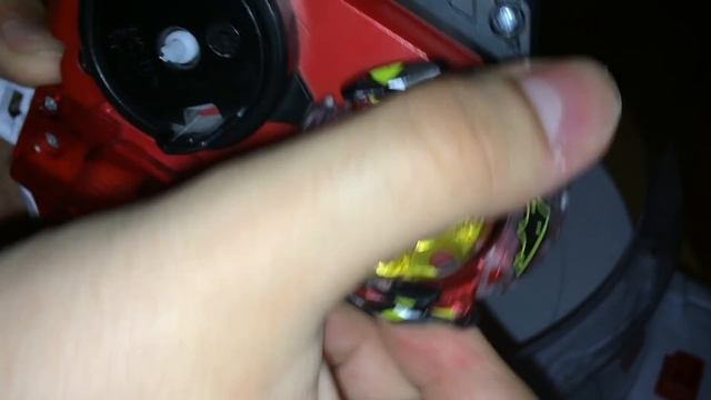 Legend Spryzen S3 7 Merge vs Noctemis N3 2 Jaggy : Beyblade Burst Evolution смотреть онлайн