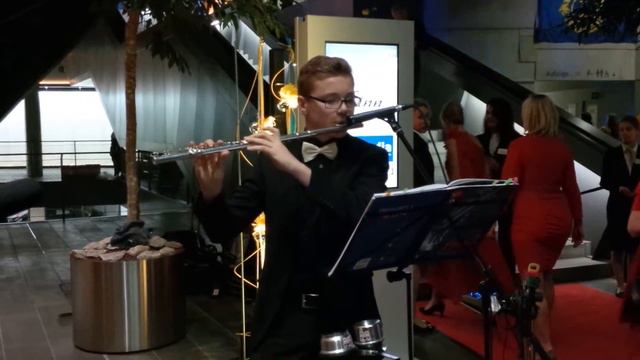 Greensleeves ( 綠袖子) live flute cover (長笛封面) by Julian Nick Nolte смотреть онлайн