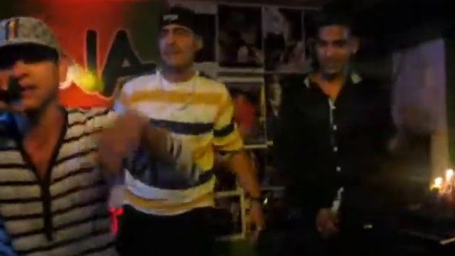 ANA BOTELLA BAR en vivo #38 RAP VENEZOLANO.wmv смотреть онлайн