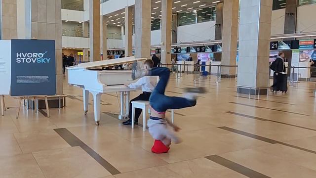Белый рояль, Бетховен, Брейкданс, Брат и сестрёнка b-girl ❤️ смотреть онлайн