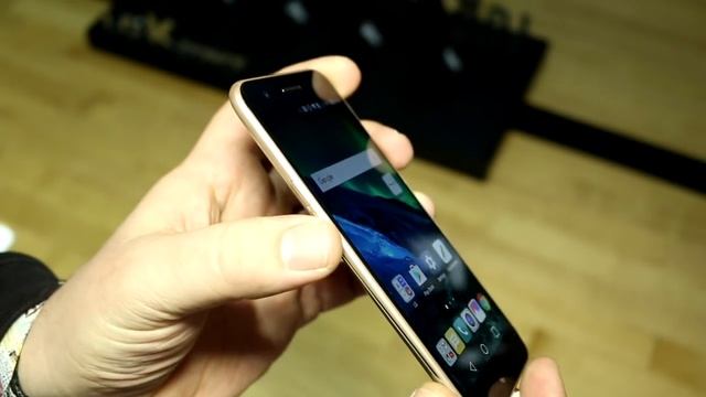 LG K10 (2017) im Hands-on auf der CES смотреть онлайн