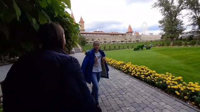 Парк Лога -2 часть. Идём на полянку с зелёными медведями . смотреть онлайн