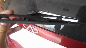 Как снять задний дворник на Чери Индис