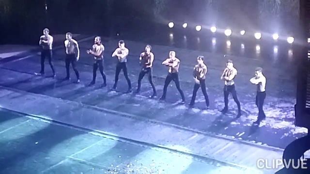 Шоу под дождём VII «И где, …, счастье?» смотреть онлайн