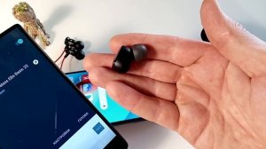 КАК СЛУШАТЬ FM РАДИО ЧЕРЕЗ БЛЮТУЗ НАУШНИКИ.