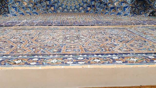 Ulugbek Madrasah 15th century, Samarkand, Uzbekistan. Amazing Registan Square in Samarkand. смотреть онлайн