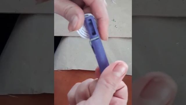 Відео-урок "Виготовлення підставки з паперових трубочок у техніці квілінгу". смотреть онлайн