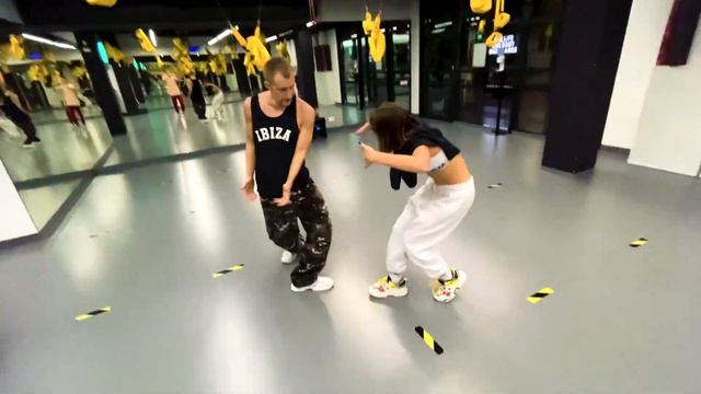 Konfuz - Пропал интерес - Танец (jeny_miki & Vova Legend) смотреть онлайн