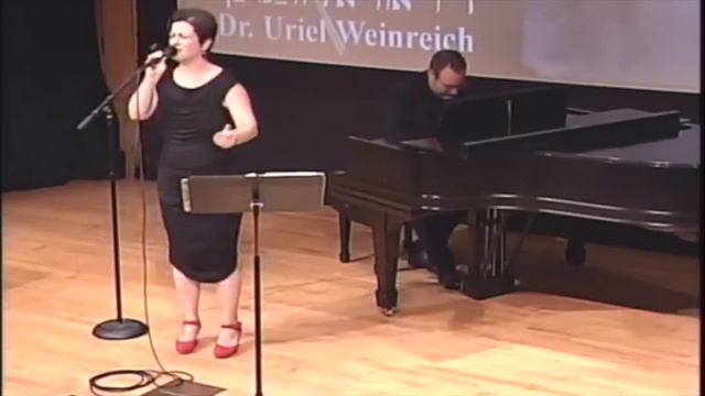 Play Me a Song In Yiddish by Henekh Kon, words by Y. Kotliar смотреть онлайн