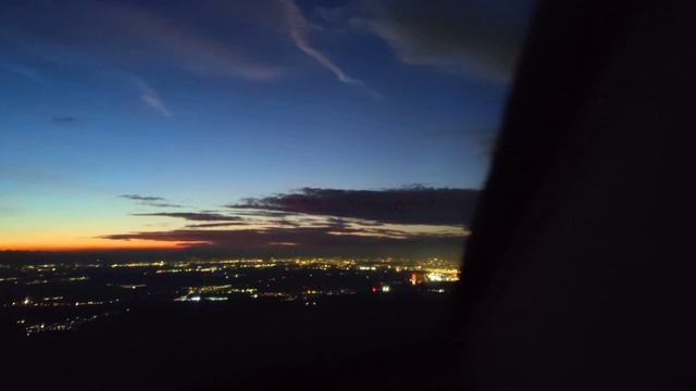 PIAGGIO AVANTI Approach to Schwechat Vienna airport смотреть онлайн