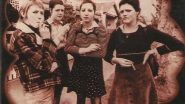 Painters And Dockers - Dirty Old Town смотреть онлайн