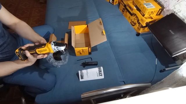 Распаковка Болгарка (УШМ)  DeWALT DCG405 Brushless XR тушка