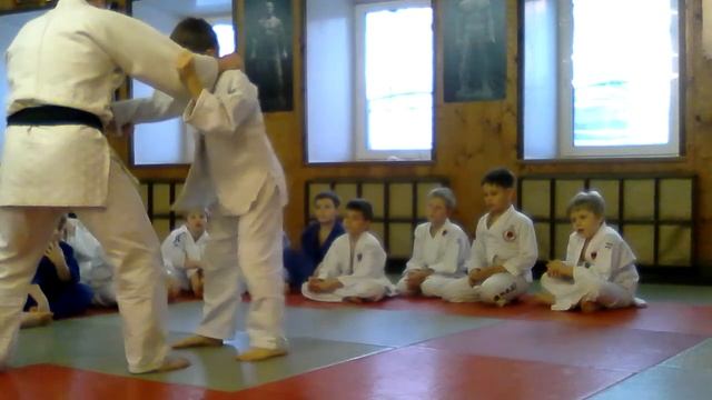 Дзюдо. 16.1 урок: "Подсечка под пятку (одноимённый зацеп голенью) - подхват" смотреть онлайн