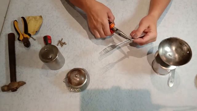 Ненужная посуда превращается в посудного человечка! смотреть онлайн