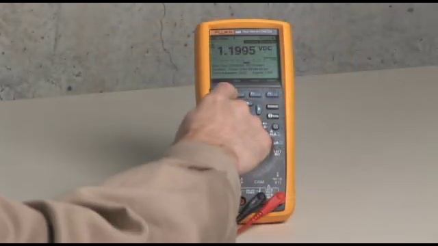 How to Use The Data Logging Feature on The Fluke 289 Digital Multimeter смотреть онлайн