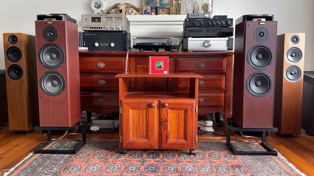 Vintage Jamo Cornet 70 III Three Way Speakers Demo