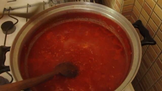 Турецкое туршу: острый перец с огурцом в томатном соусе. Domatesli acı biber ve salatılık turşusu. смотреть онлайн