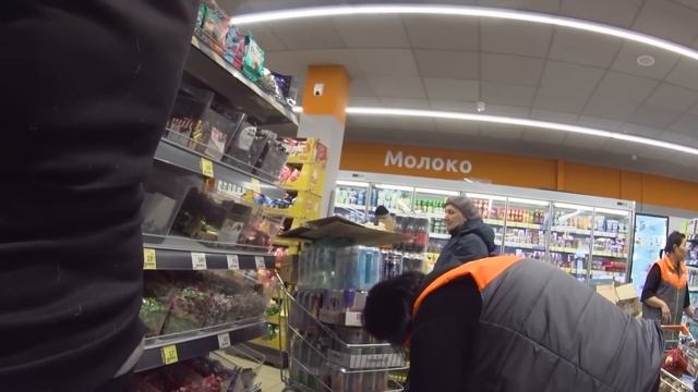 УЧАСТКОВЫЙ СТАВИТ НА МЕСТО БАРЫГ|ПРОСРОЧКА ПАТРУЛЬ