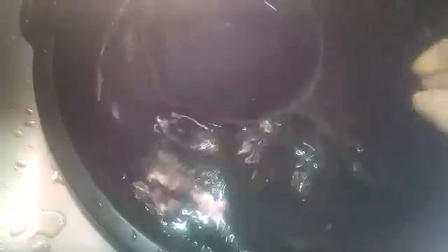 How to Restore Very Cruddy Cast Iron Skillet to Usable Condition Without Electrolysis! смотреть онлайн