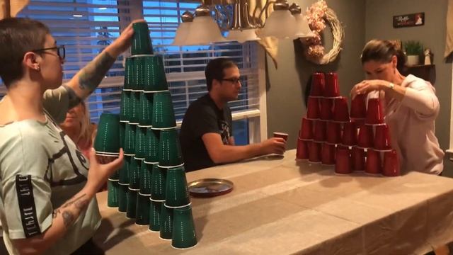 Minute to Win It Stack Attack A Suspenseful Finale смотреть онлайн