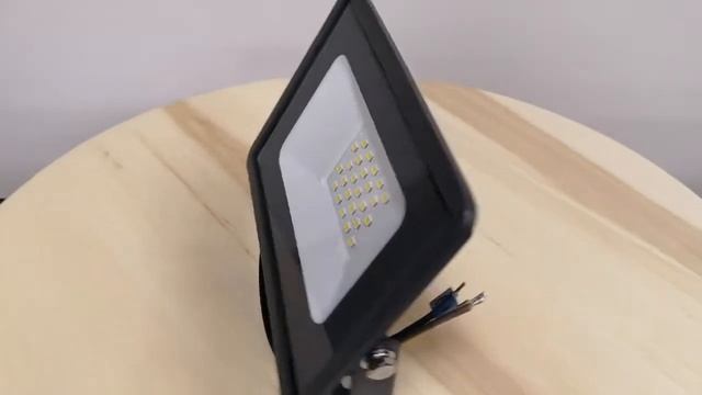 Прожектор светодиодный с защитой от влаги и пыли 20Вт 4000К (5109110) смотреть онлайн