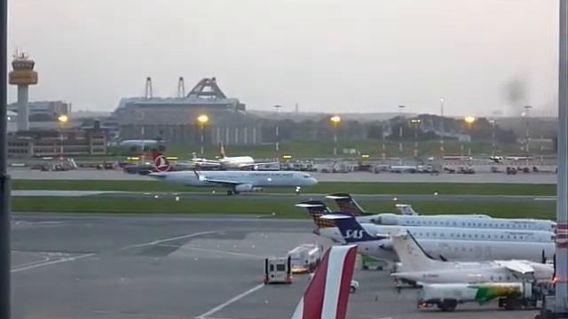 Hamburg Flughafen/Airport смотреть онлайн