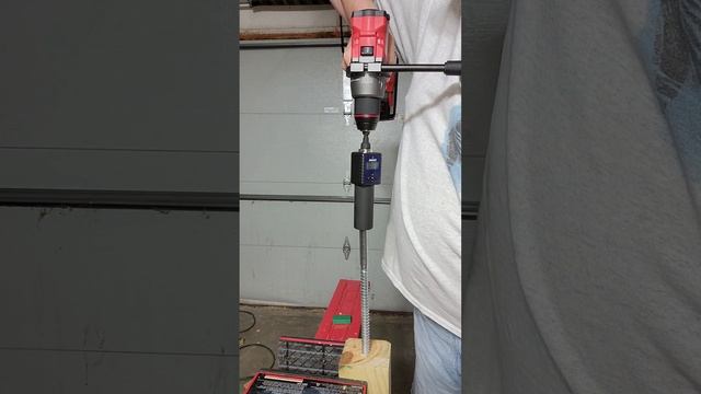 Torque Testing the Milwaukee 2904 Hammer Drill смотреть онлайн