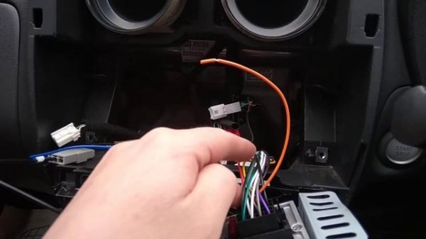 nissan note e-power как подключить магнитолу не штатную (китайскую) , чтобы работали камеры .