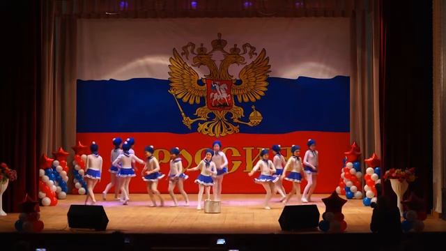 Матросский танец "На обед" - исп. хореографический коллектив "Первоцвет" смотреть онлайн
