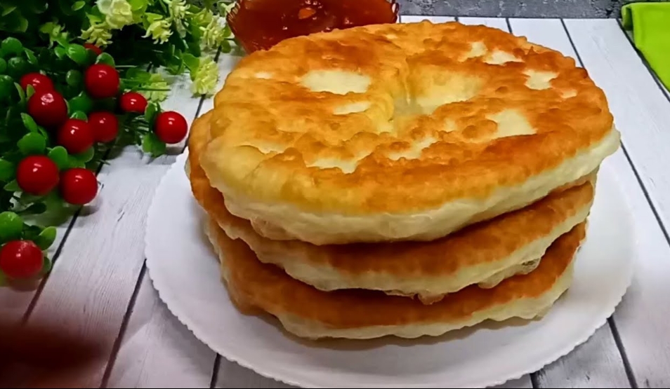 Жареные лепешки на сковороде на скорую руку. Отличная замена хлебушку смотреть онлайн