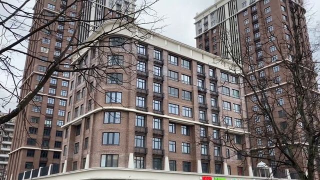 Main House смотреть онлайн