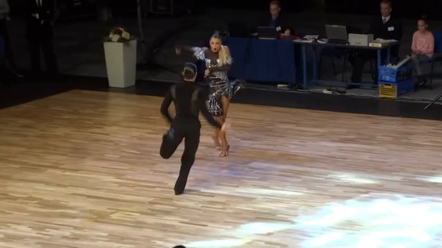 Riccardo Cocchi / Yulia Zagoruychenko, 9.Danza Kupa 2017- Showdance Samba смотреть онлайн