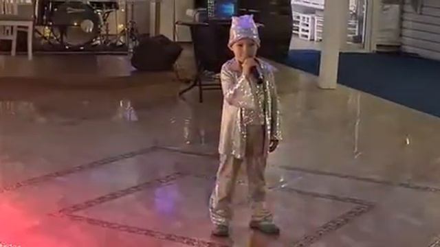 Дебют Добрыни "В траве сидел кузнечик" смотреть онлайн