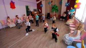 танец с балалайками в детском саду