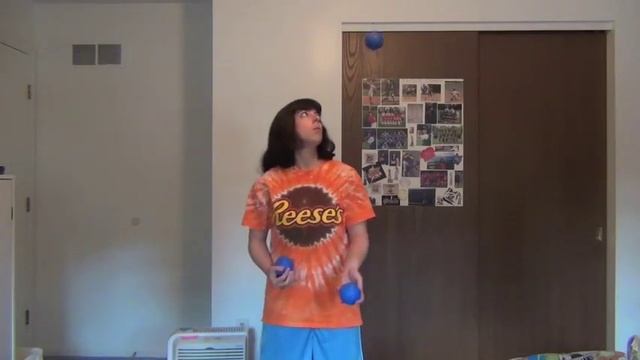 N-Box 3 Ball Juggling Trick | Very Cool Trick смотреть онлайн