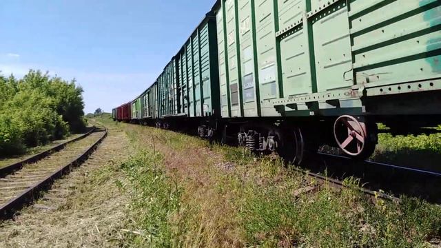 Тепловоз ЧМЭ3-3110 С 10-Ми Крытыми Вагонами Отправился Со Станций Металлист смотреть онлайн
