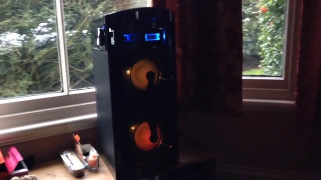 Sony Boom Box смотреть онлайн
