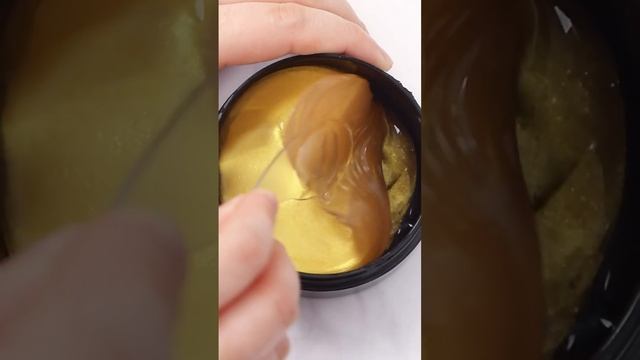 маска для кожи вокруг глаз с коллагеном и морскими водорослями. смотреть онлайн