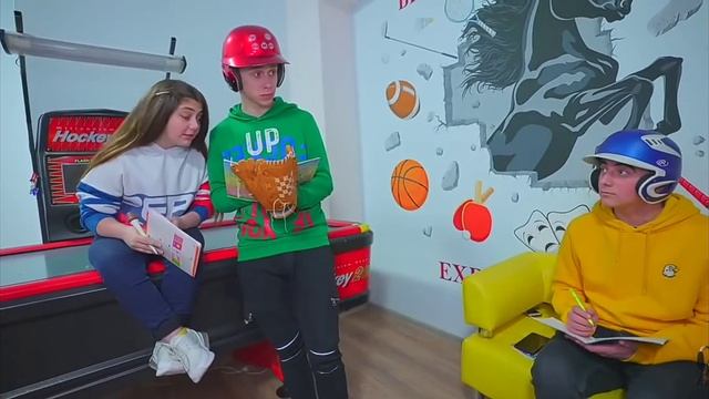 БУНТАРКИ НЕ СТЕСНЯЮТСЯ!!ЦЕЛУЮТСЯ С ПАРНЯМИ ПРИ ВСЕЙ ШКОЛЕ НОВЫЕ ПАРНИ БУНТАРОК СЛИШКОМ УВЕРЕННЫЕ смотреть онлайн