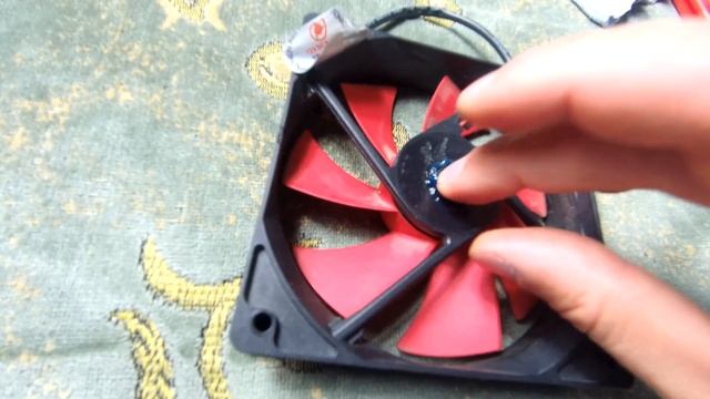 Громко работает,шумит ,потрескивает вентилятор блока питания пк , как починить!!!! смотреть онлайн