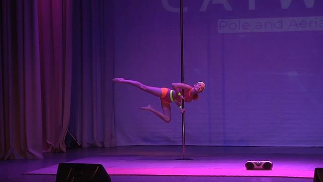Софья, пилон. Catwalk, Новосибирск, Pole Art 14-16, начинающие смотреть онлайн