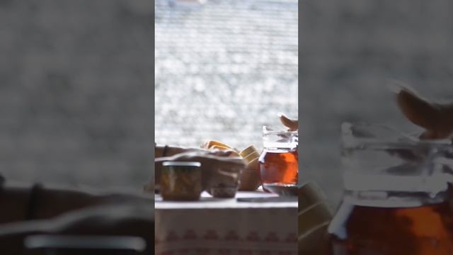 Estas Tonne with Reka Fodor at the lunch table in Moldova. #shorts смотреть онлайн