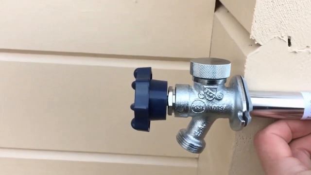 Зимний кран. Вода во дворе зимой без проблем. смотреть онлайн