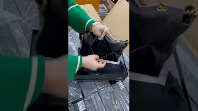 Замшевая Женская сумка Ив Сен Лоран смотреть онлайн